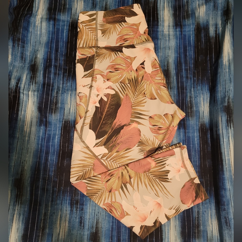 Old Navy Active Powersoft Tropical Floral Leggings